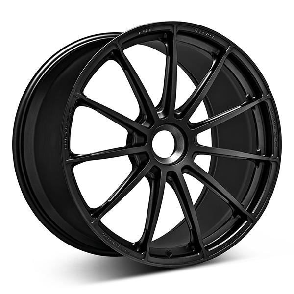 OZ ULTIMATE CL M.BLK 9.5x20 5/130 ET44 CB84